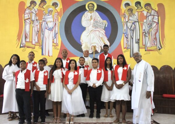 Sacramento de la Confirmación – Parroquia Cristo Rey 
